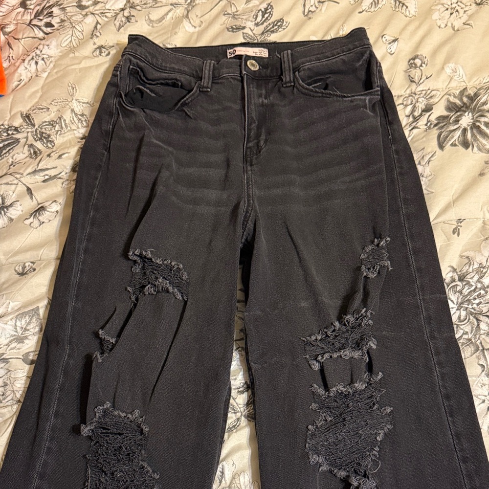 Distressed Ripped 90’s Bootcut Black Jeans